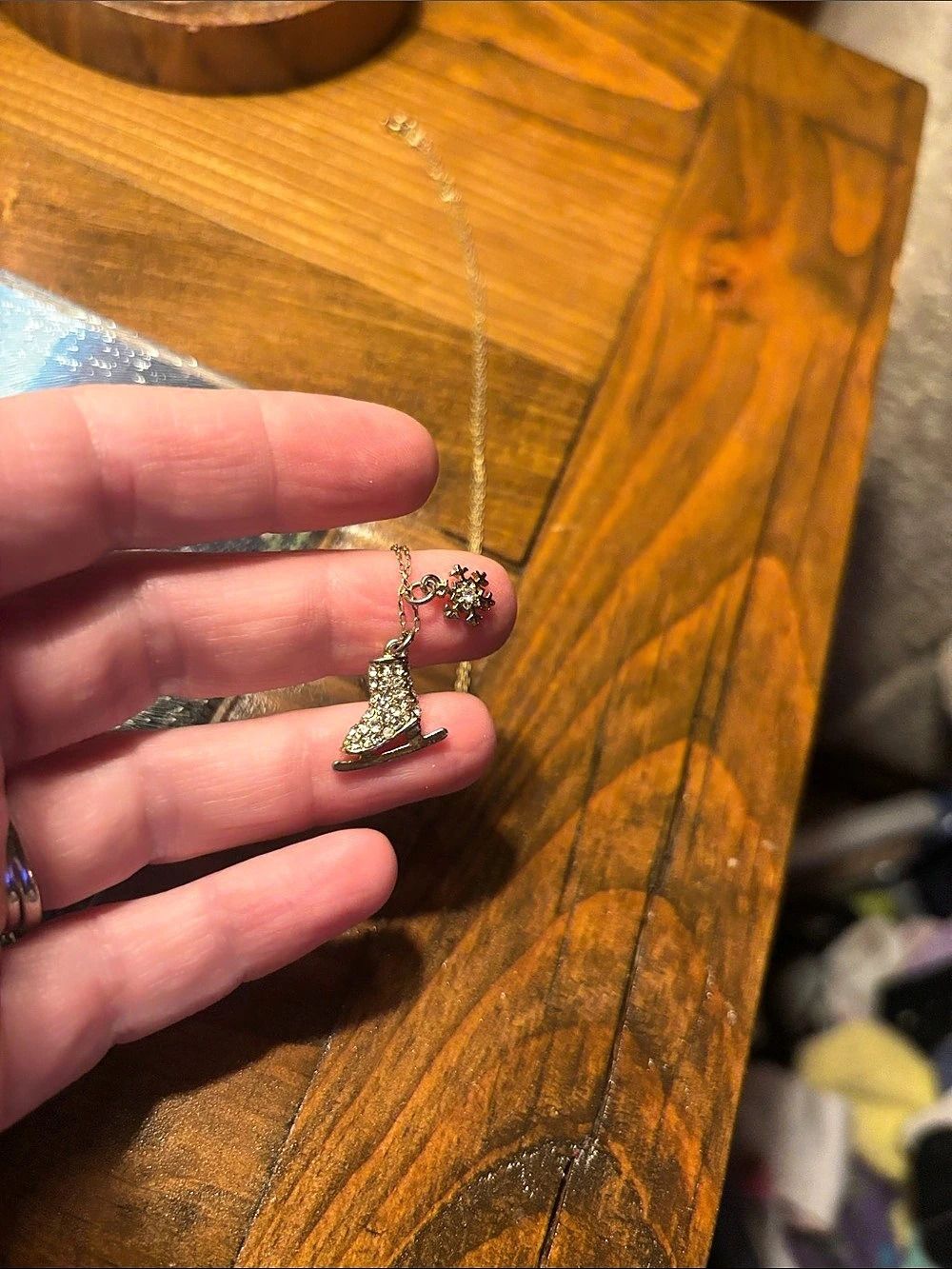 925 ⛸️ ice skating ❄️ Pendant Necklace